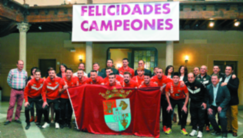 La Diputación recibe al Naturpellet tras la consecución del ascenso 1 Los jugadores