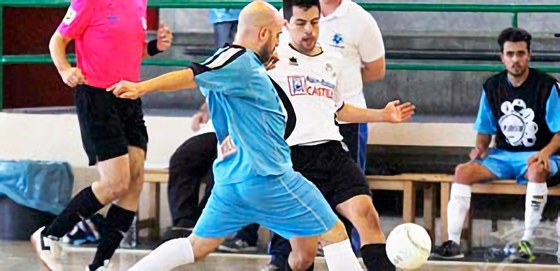 Los equipos segovianos de Tercera continúan ganando posiciones a golpe de goleadas 1 Partido entre el Racing Cuéllar y el Sani 2.000. / GABRIEL GÓMEZ - RACING CUÉLLAR