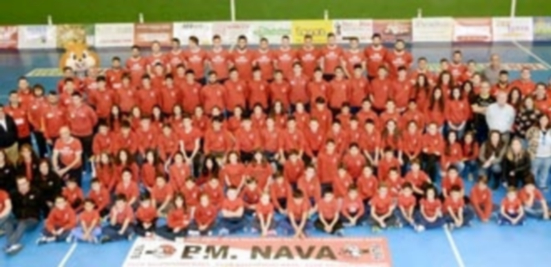 La familia cierra el curso 1 Foto de familia de los jugadores