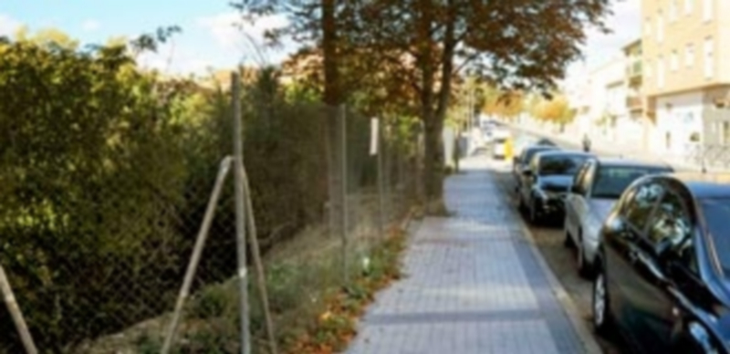 Un proyecto que toma forma 1 Imagen parcial de la parcela aledaña a la carretera de Villacastín donde el Quintanar quiere construir el campo. / KAMARERO