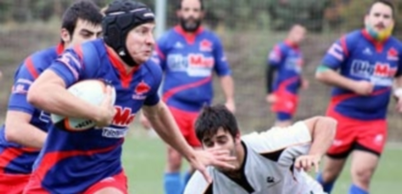 El eco de la manada 1 Un jugador del BigMat Tabanera Lobos se marcha de un rival durante un partido de la liga regular. / EL ADELANTADO