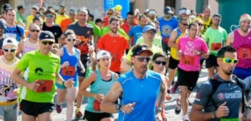 Salida de la Monumentrail desde la Plaza de San Lorenzo. / KAMARERO