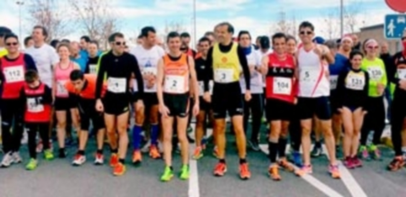 Los participantes en la quinta ‘Subida al Cielo’ antes de empezar la carrera. / EL ADELANTADO