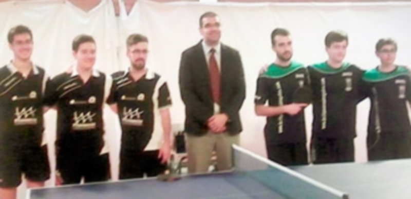 Los jugadores que tomaron parte del enfrentamiento entre el Collado Mediano y el ATM Clínica Dental Provencio. / E.A.