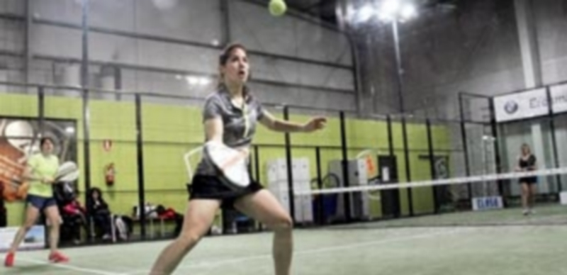 Una jugadora durante uno de los encuentros del circuito provincial de la Diputación de Segovia. / EL ADELANTADO