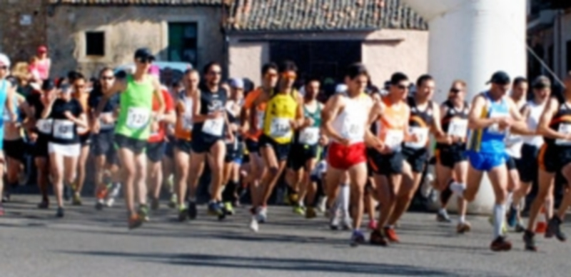 Un momento de la segunda edición de la carrera pedestre de Torreiglesias disputada en el año 2013. / El Adelantado