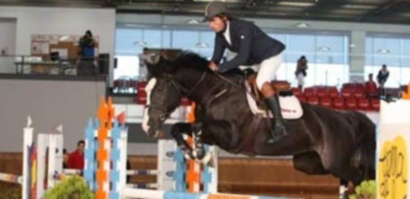 Salto de un jinete en el Centro Ecuestre. / CENTRO ECUESTRE DE CASTILLA Y LEÓN