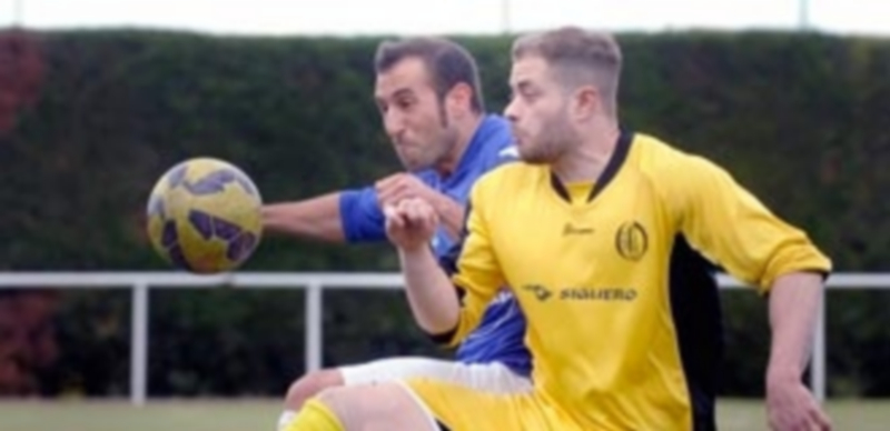 Copa en estado puro 1 Imagen del encuentro que disputaron en el Mariano Chocolate el CD Quintanar y el Monteresma. / JUAN MARTÍN