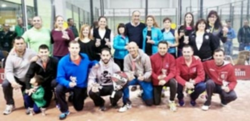 Foto de familia de los ganadores de la cuarta prueba del Circuito Provincial de pádel indoor de la Diputación. / EL ADELANTADO