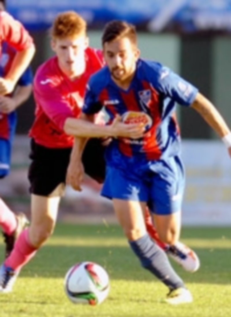 Kike supera a un jugador en un momento del último partido jugado por la Segoviana en casa. / Juan Martín