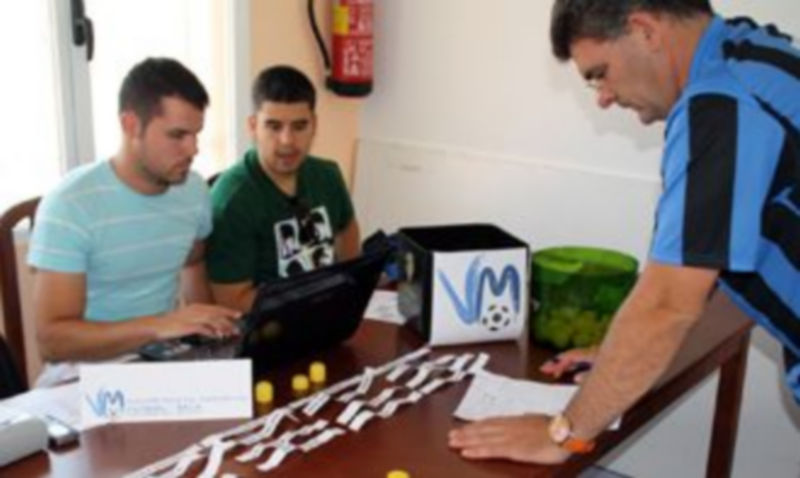 Un momento del sorteo de la competición llevado a cabo en la jornada del jueves./ El Adelantado