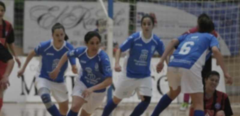 Las jugadoras del Unami inician un contragolpe en un partido de la pasada temporada. / Juan Martín