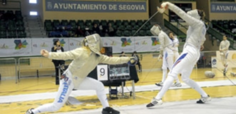 Copa del Mundo de esgrima en una de sus anteriores ediciones disputada en Segovia en el pabellón Pedro Delgado. / KAMARERO