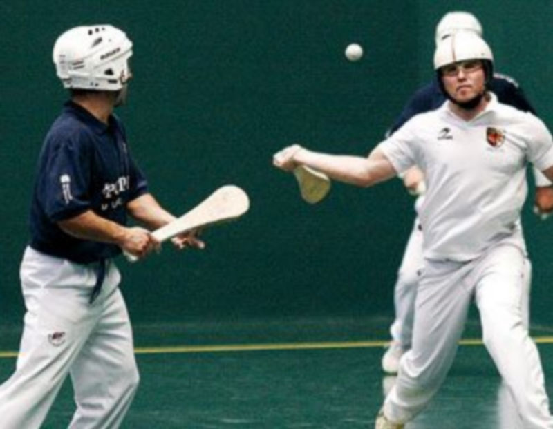 Uno de los encuentros de semifinales de herramienta disputados en el frontón de Vallelado./ GABRIEL GÓMEZ
