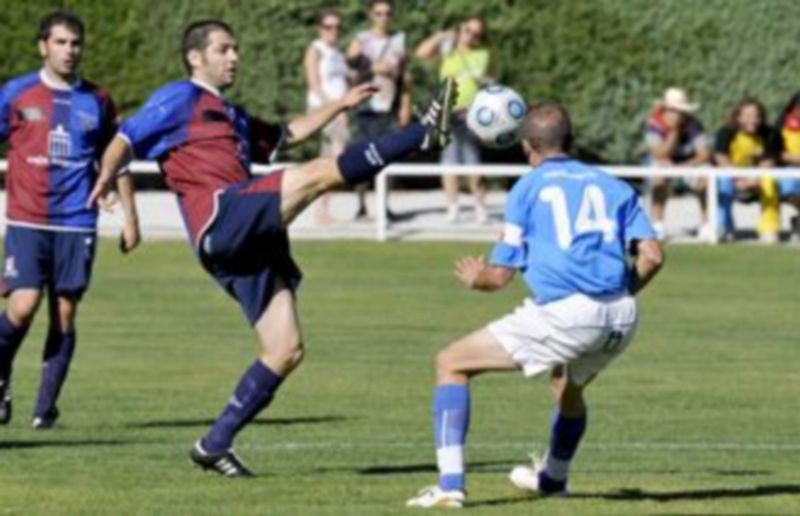 El Trofeo San Luis de La Granja fue el último partido que disputó el gimnástico Mariano antes de su lesión. / Juan Martín