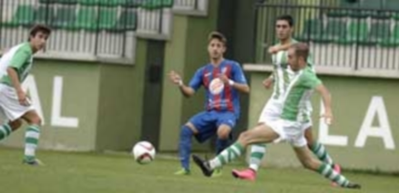 Imagen de uno de los equipos de la Segoviana de la pasada temporada. Muchos de estos jugadores seguirán de azulgrana el año próximo./ Juan Martín