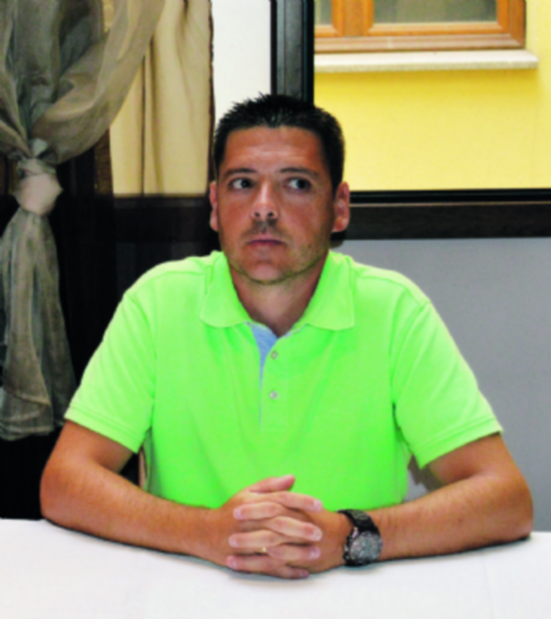 De izquierda a derecha