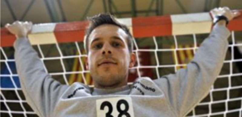 El entrenador del Viveros Herol Balonmano Nava