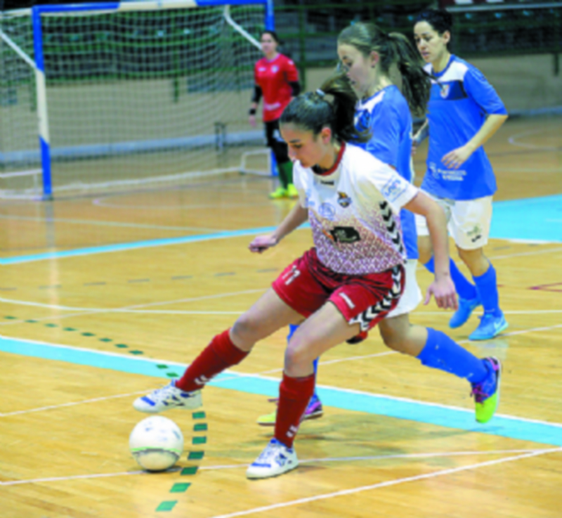 Las seleccionadas Carmen del Naturpellet y María y Elena del Unami. / KAMARERO