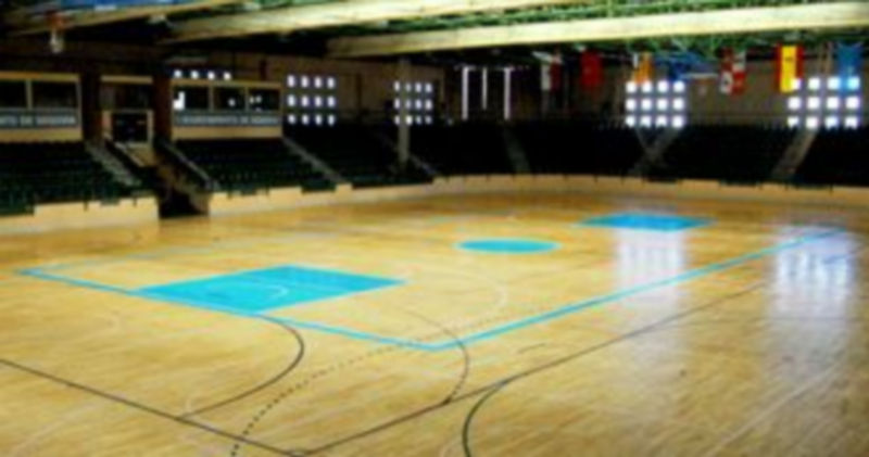 El resultado de las obras en el parquet del pabellón Pedro Delgado. / A. Benavente