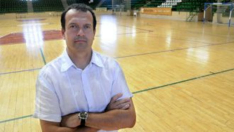 El técnico cajista Jesús Velasco