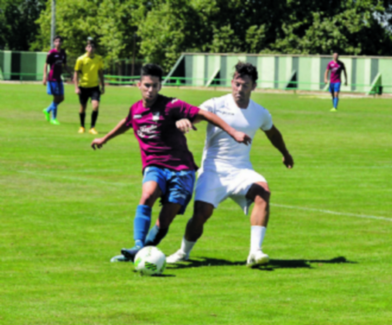 La Segoviana cierra la pretemporada con victoria ante el Unami 1 Partido entre la Segoviana y el Unami disputado en La Albuera. / CRISTINA YUSTA