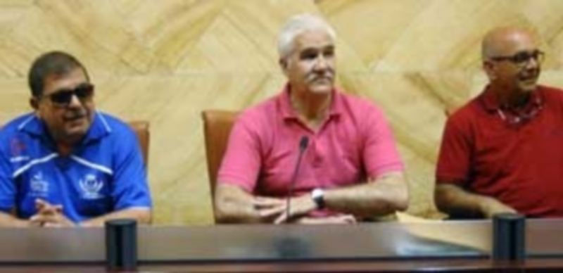 Una batalla ”por la dignidad” 1 Los directivos del CD La Granja