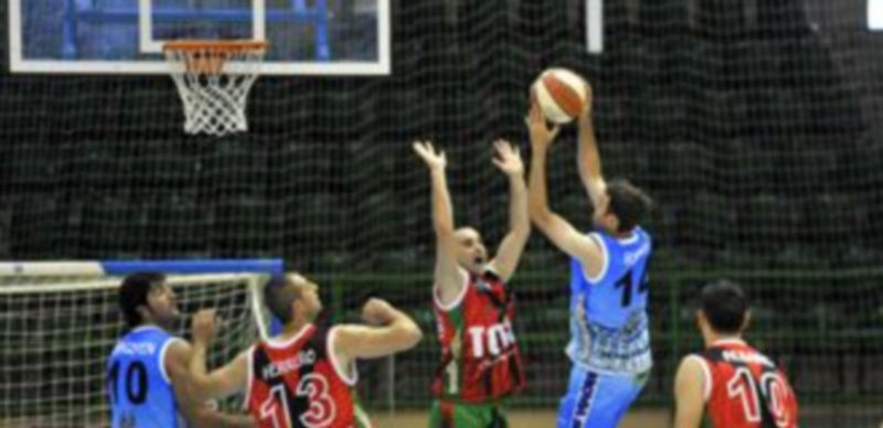 Un momento del encuentro de las estrellas celebrado el año pasado en el Pedro Delgado./ Kamarero