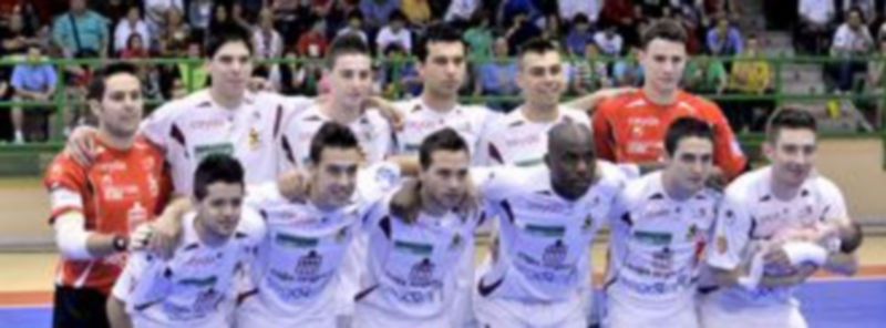 Equipo del Caja Segovia que jugó la final de Liga frente al Barcelona. Seis de estos jugadores no seguirán en el equipo la próxima temporada./ Kamarero