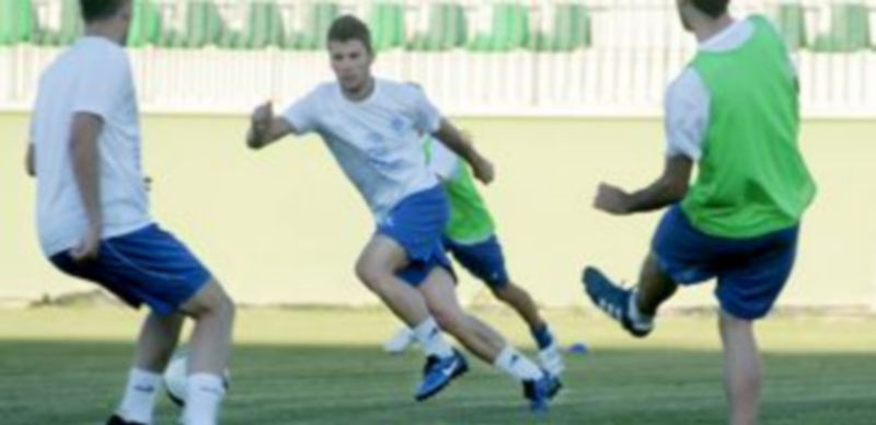 /KAMARERO Y LARA MAZAGATOS