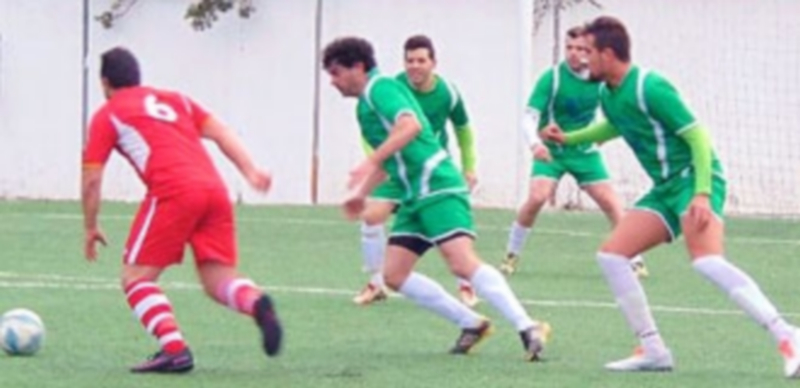 El Arcángel frena su marcha con su empate ante el Carbonero 1 Encuentro disputado por el Arcángel y el Carbonero en el campo de Los Pinos. / SPINAR SPORTS