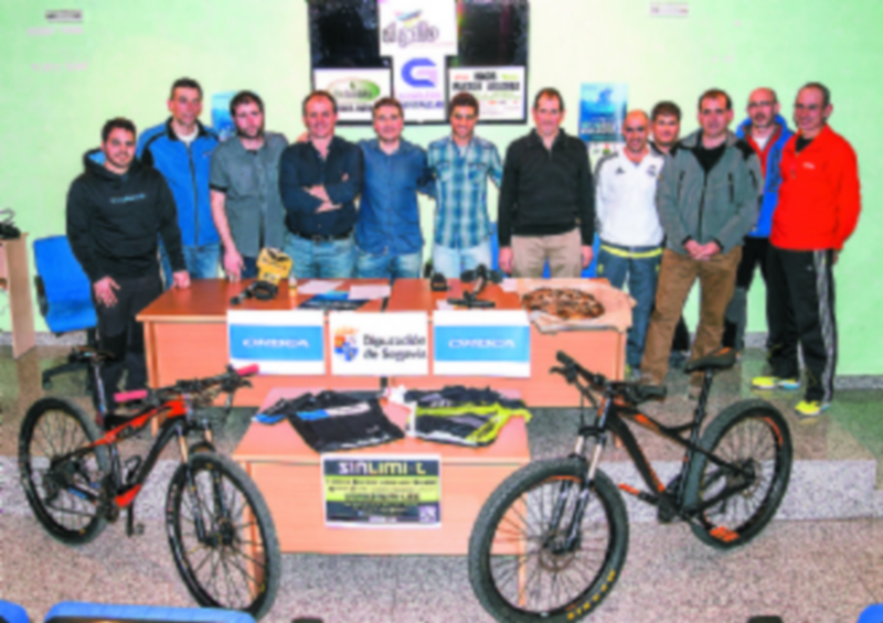 Presentación de la sexta edición de la marcha mountain bike de Cantalejo en el Ayuntamiento. / EL ADELANTADO