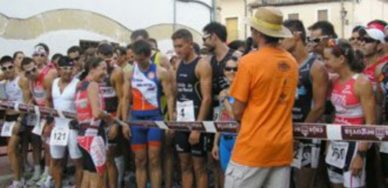 Momento previo a la salida del Duatlón de Cantimpalos. / L. Matarranz