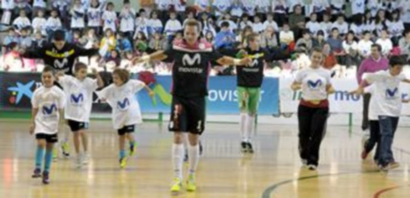 Imagen del pabellón Municipal de Valverde del Majano durante la Gira Movistar Megacracks. / Alberto Benavente.