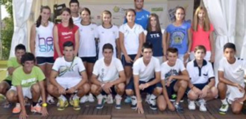 Los dieciséis deportistas integrantes de las dos selecciones participantes en el torneo de cadetes del Open Castilla y León