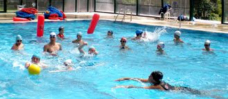 Foto de los niños y niñas que tomaron parte del Clínic de Triatlón