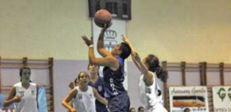 Un momento del partido entre el Unami y el Universidad de Salamanca. / E.P.