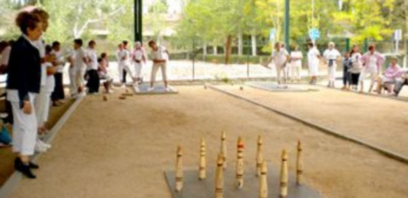 Instante de una prueba de bolos femeninos disputada en el marco del Torneo Ciudad de Segovia. / Marcelo Galindo