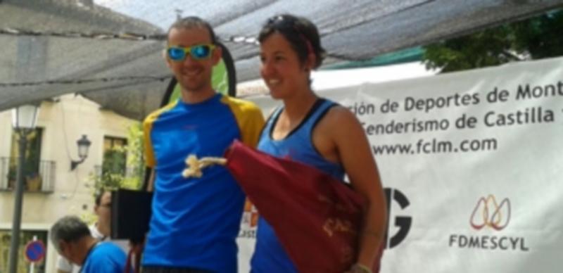 David López Castán en el podio junto con Montserrat Domínguez