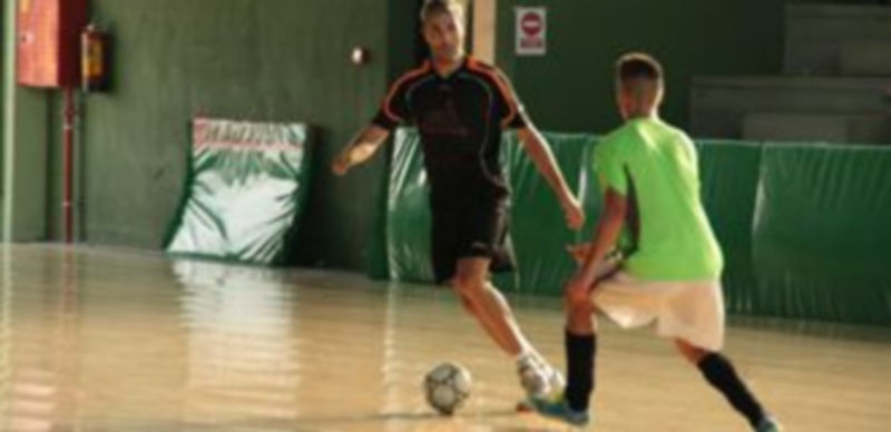 Dos participantes de una edición del ‘Memorial Javi y Sergio’. / EL ADELANTADO