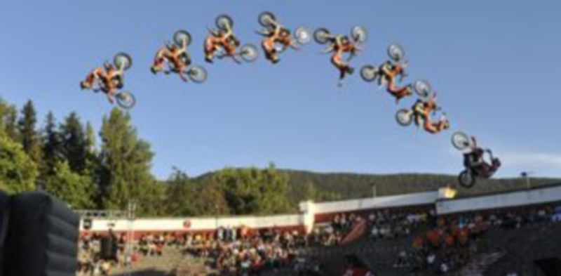 Montaje del desarrollo de uno de los ‘back flips’ de José Miralles