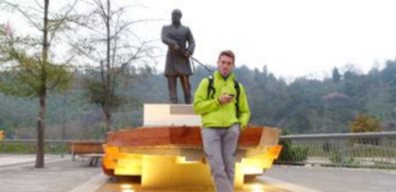 Imagen del granjeño Luis Alonso en el parque del Bicentenario