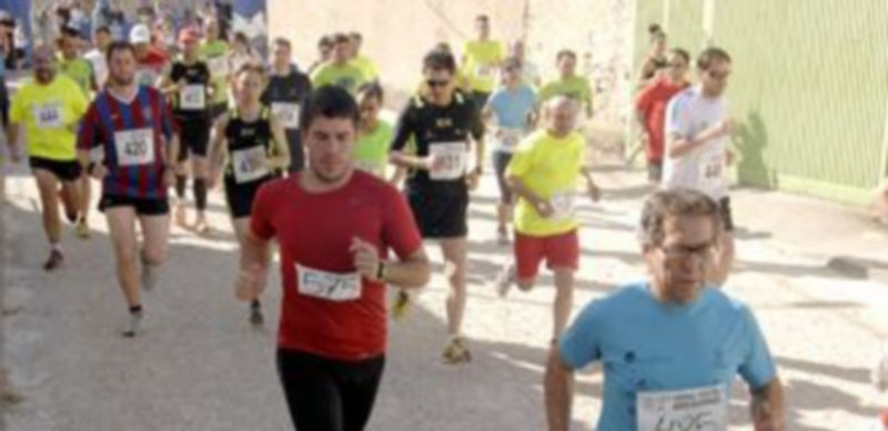 Imagen de la salida de la prueba de adultos de la carrera pedestre del barrio incorporado de Torredondo