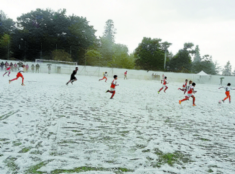Granizo en la apertura de la Pinares Cup 1 Uno de los partidos de la Pinares Cup