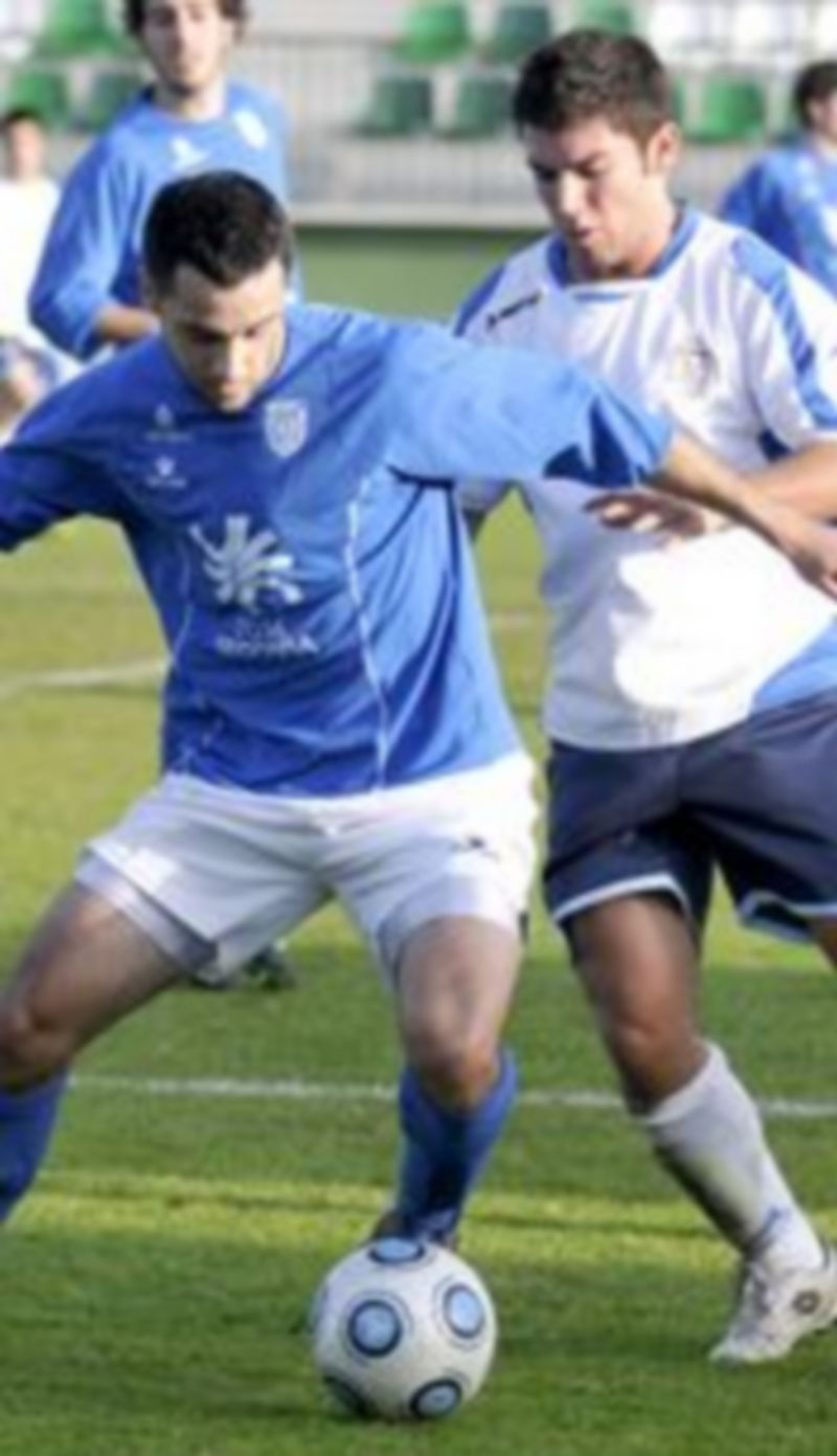 Instante del encuentro de la primera vuelta entre el Unami y el Arenas. / Juan Martín