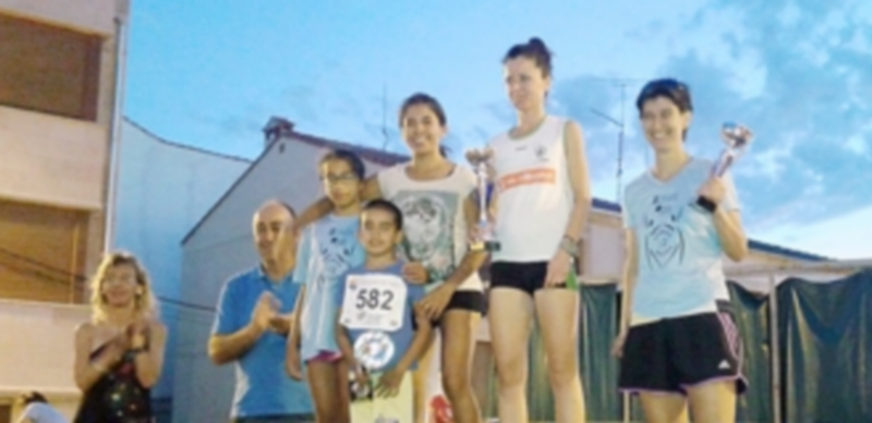 Pódium de las campeonas en categoría femenina de la última prueba celebrada en la localidad briquera. / EL ADELANTADO
