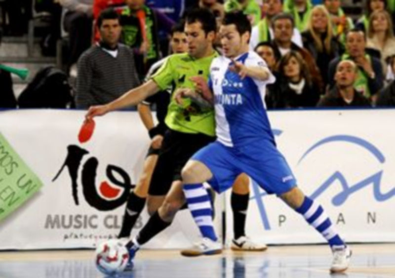 Jugada del encuentro que enfrentó al Fisiomedia Manacor y al OID Talavera en el Palma Arena. / LNFS