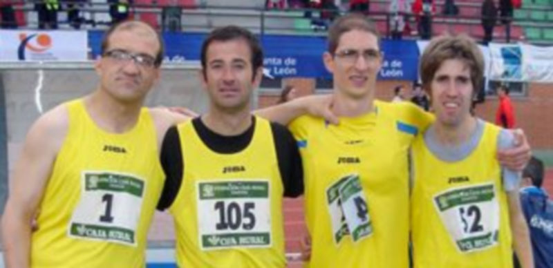 Equipo de relevos del 4x10o del Apadefim que participó en el Campeonato de Castilla y León. / El Adelantado.