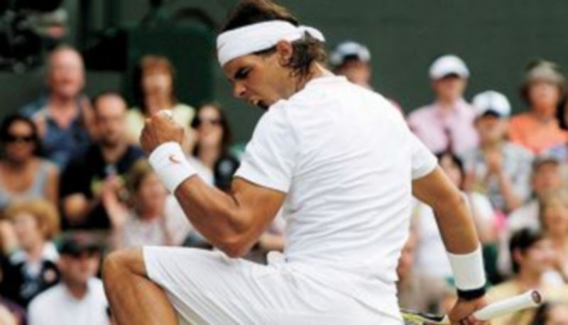 El tenista español Rafael Nadal celebra un punto ganado al holandés Robin Haase. / Felipe trueba (Efe)