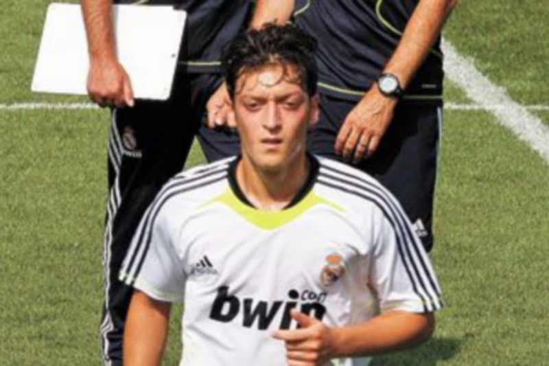 Mourinho y Karanka estuvieron muy pendientes del último fichaje blanco. / José Huesca (Efe)